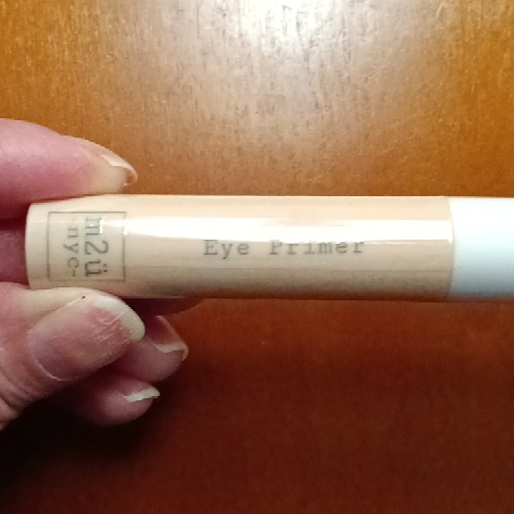 EYE PRIMER
